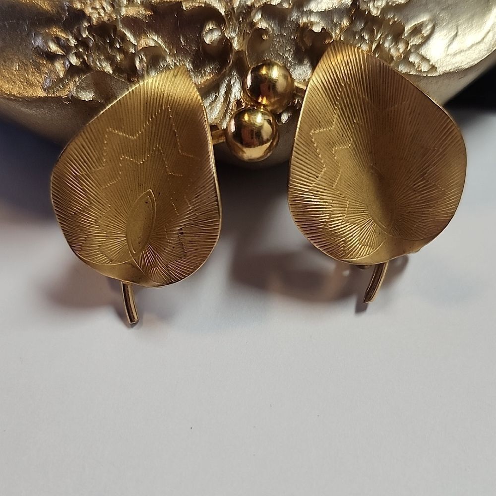 12K Gold Filled Clip On Leaf Earrings Vintage